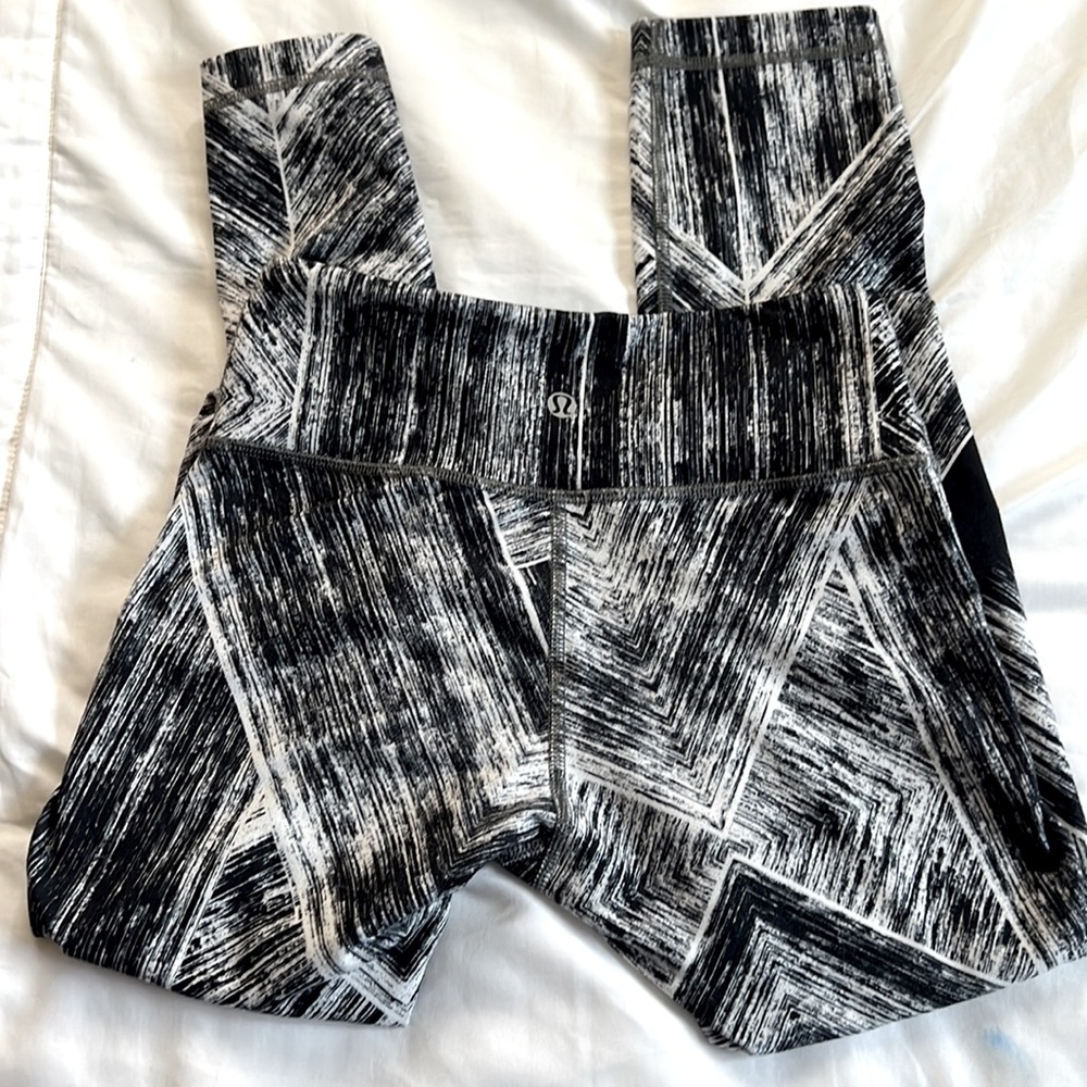 Lululemon crop leggings
